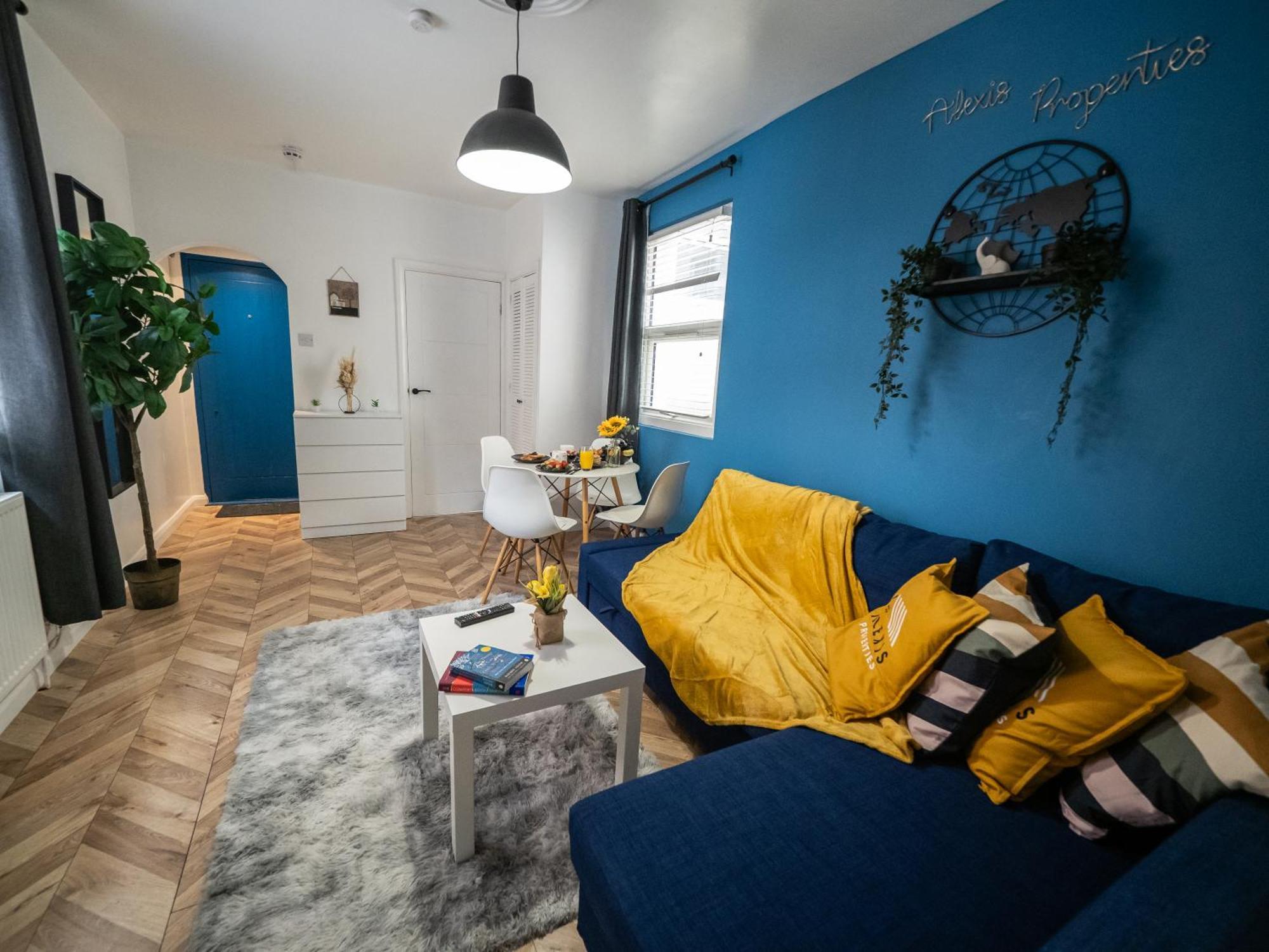 Seaside Retreat: Luxury 1-Bed, Free Parking Appartement Portsmouth Buitenkant foto